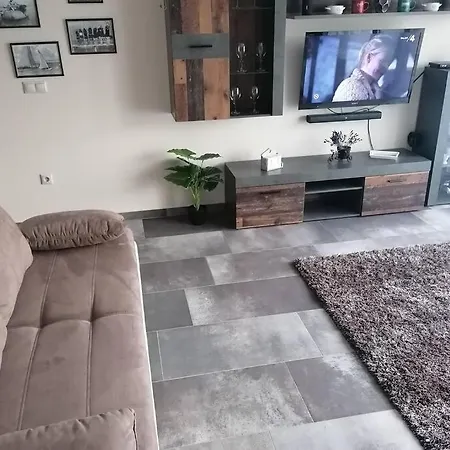 Balatoni Nyar Apartman * Balatonalmadi